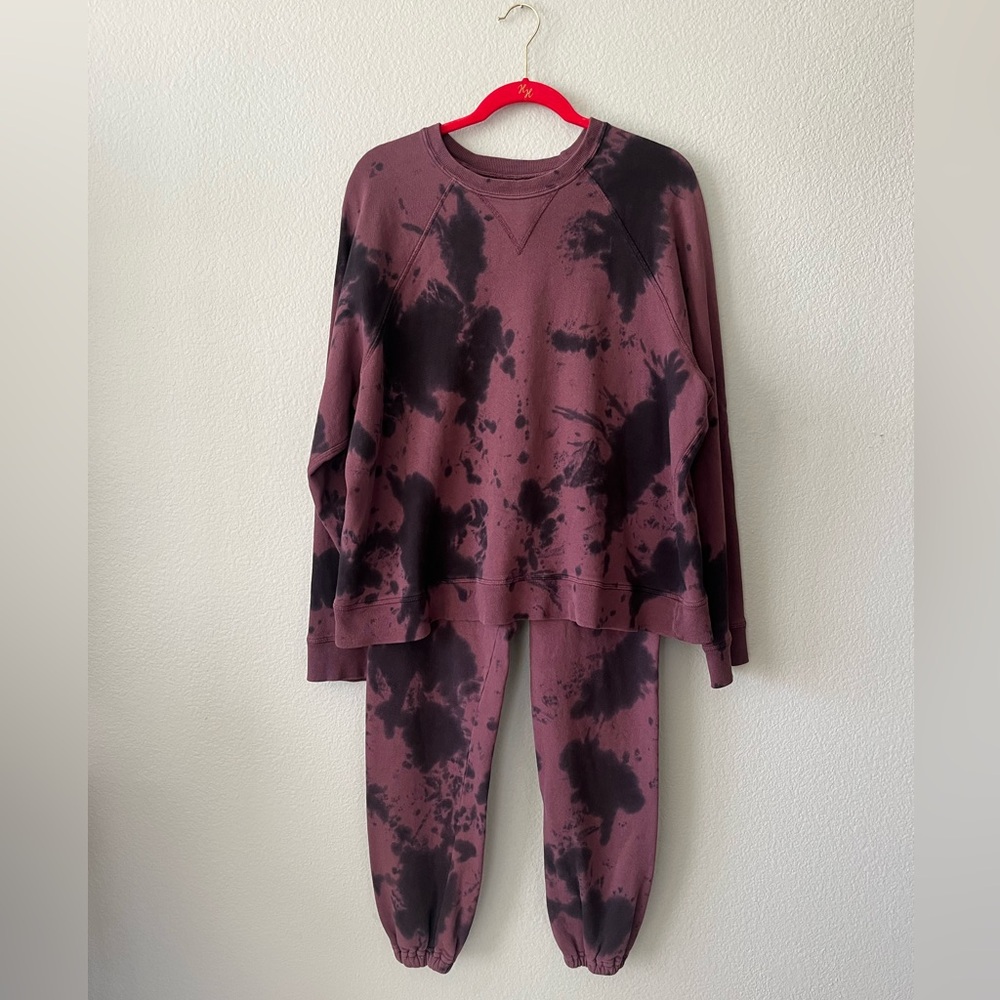 THE GREAT. Tie-Dye Sweatshirt and Jogger Set in Purple and Black
